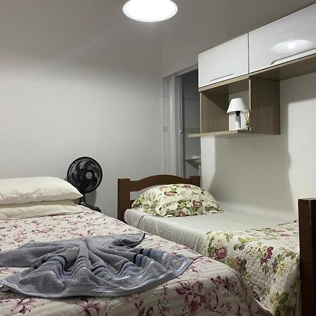 גווארולוס Hostel Gru Economico Com Quartos Individuais E Translado מראה חיצוני תמונה