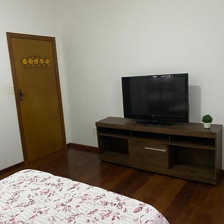 גווארולוס Hostel Gru Economico Com Quartos Individuais E Translado מראה חיצוני תמונה