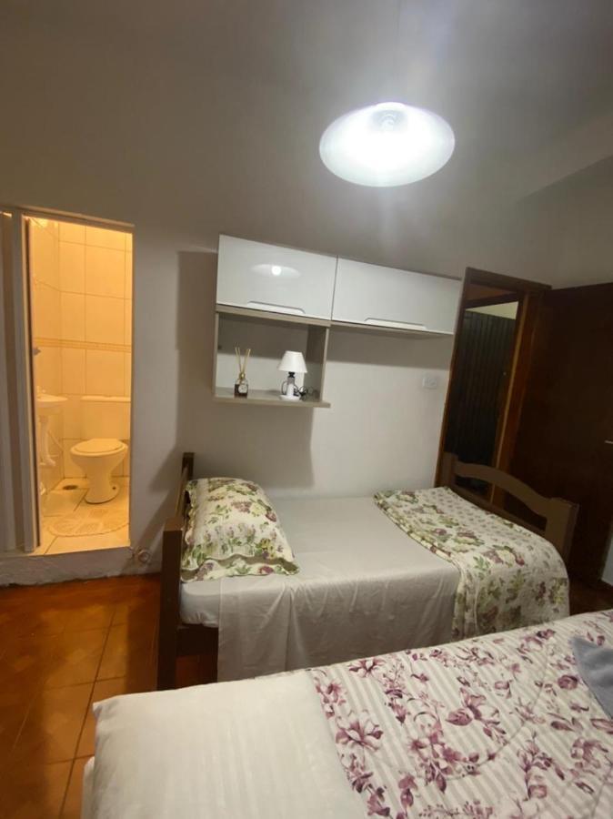 גווארולוס Hostel Gru Economico Com Quartos Individuais E Translado מראה חיצוני תמונה